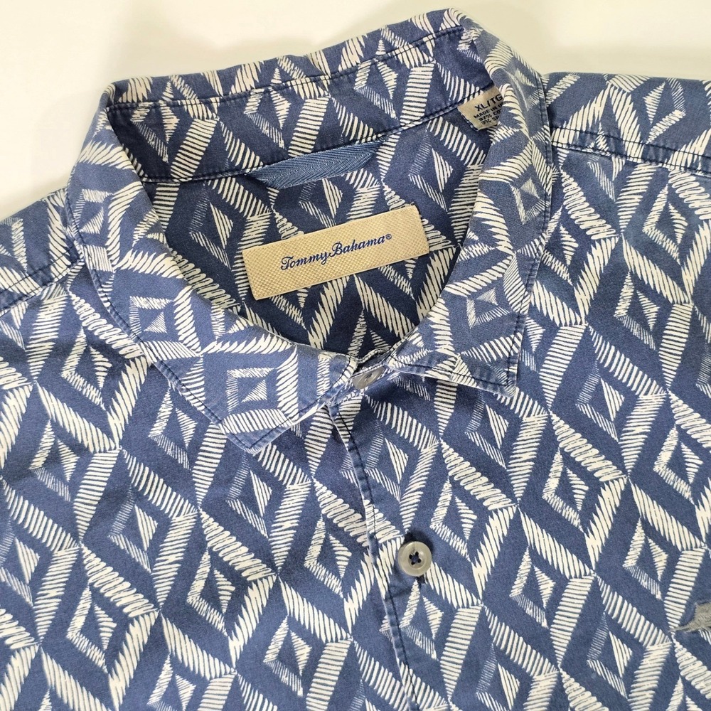 Tommy Bahama Shirt Mens XL Blue White Geometric Diamond Ikat Short Sleeve Cotton